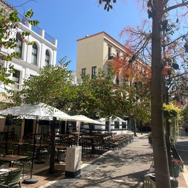 Estepona Old Town Penthouse Studio, 2 Min to Beach - One-Bedroom Apartment - 7