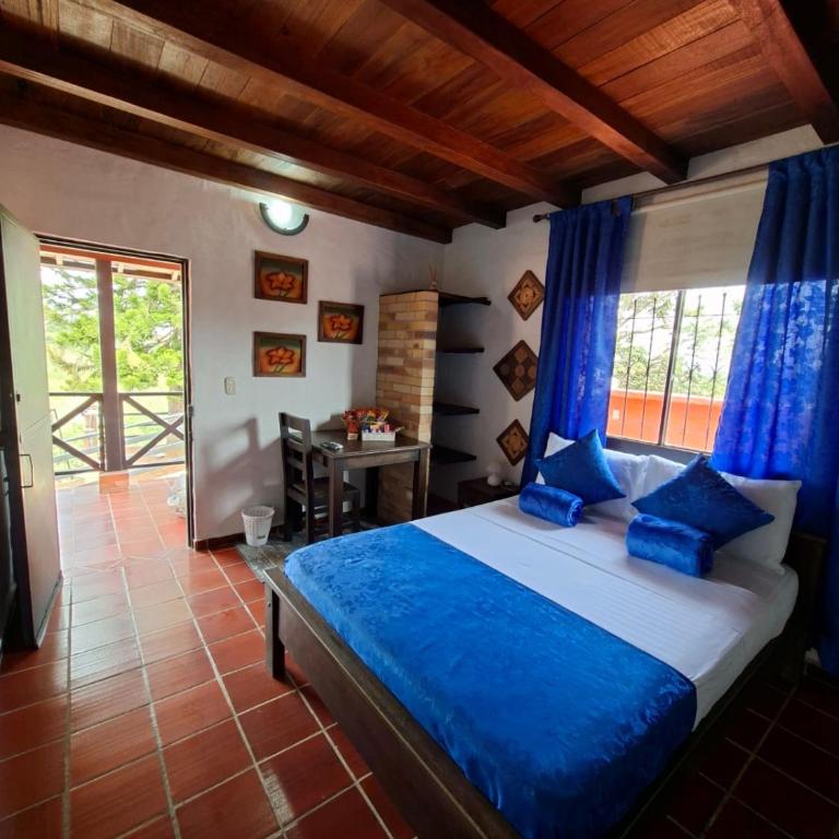 Hotel Cristo Rey Campestre - Habitación Cuádruple - vistas al jardín - 14