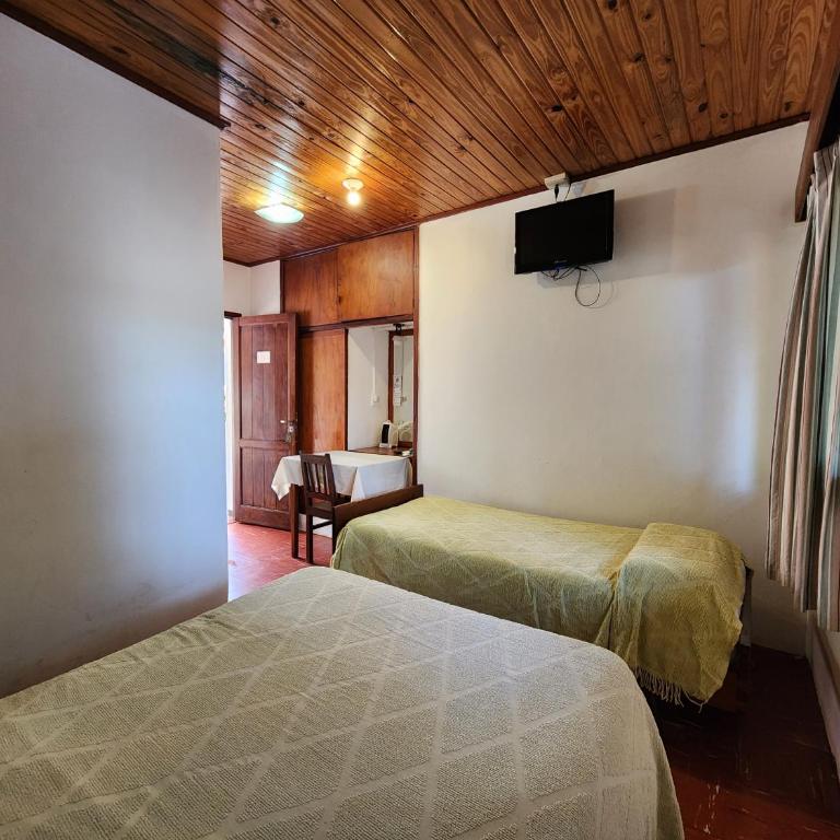 Hosteria La Cabaña - Habitación Doble con baño privado - 2