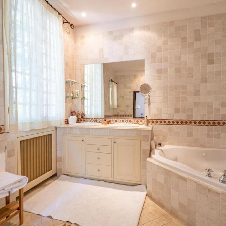 Bastide Alma Beaufort - Domaine d'exception à Aix - Maison 6 Chambres - 54