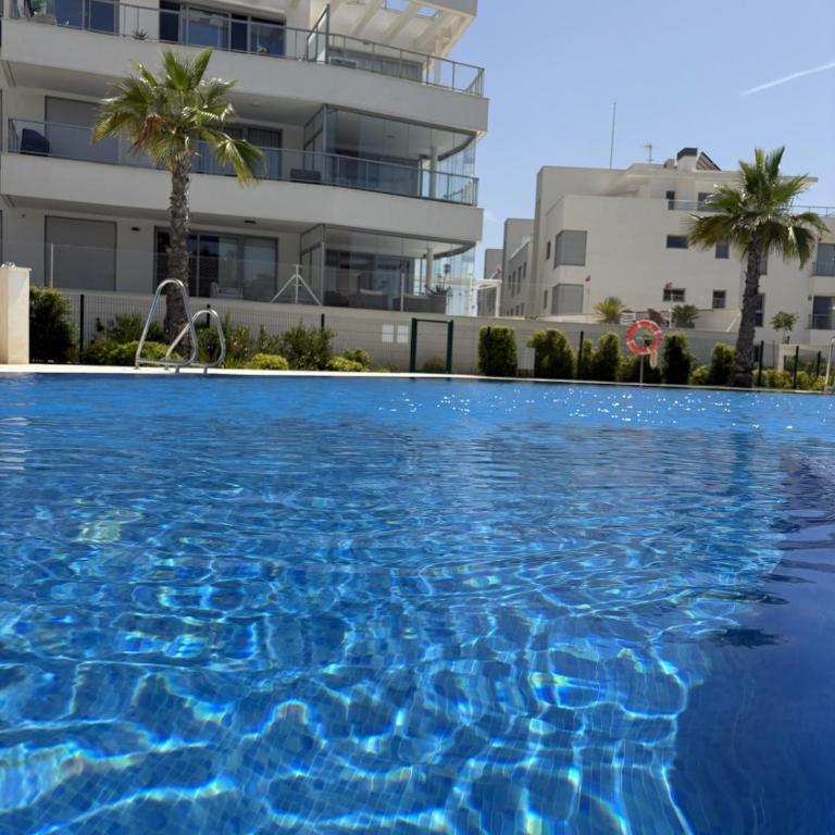 Fresh apartment with fantastic pool areas - Apartamento con vistas y balcón - 1