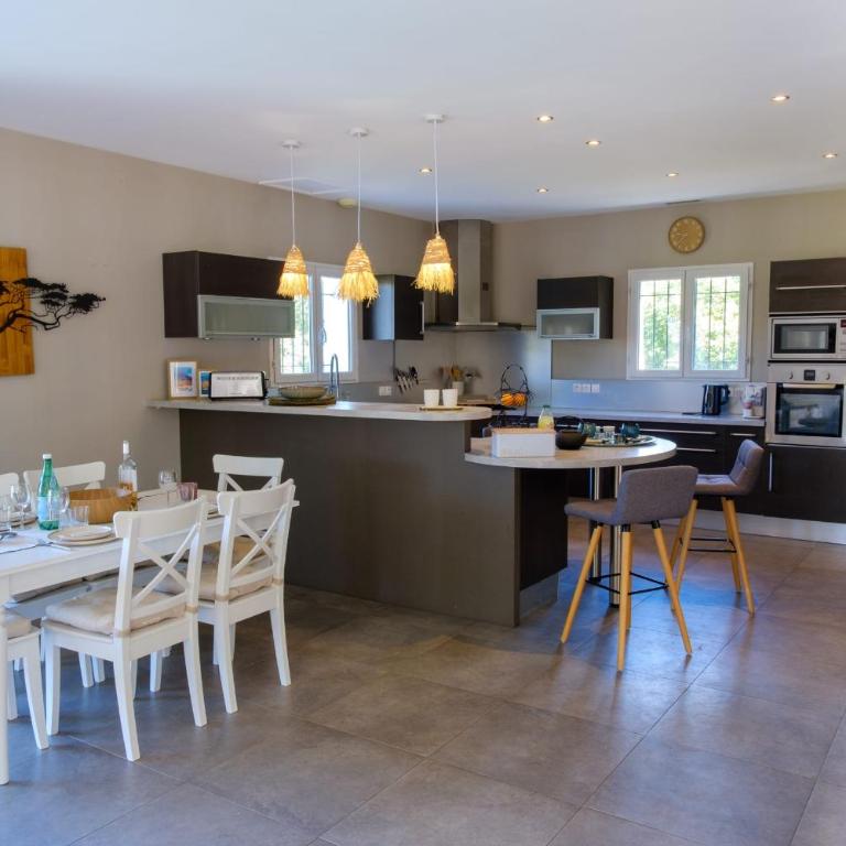 Villa in Les Issambres with swimming pool sleeps 10 - Maison de Vacances - 3