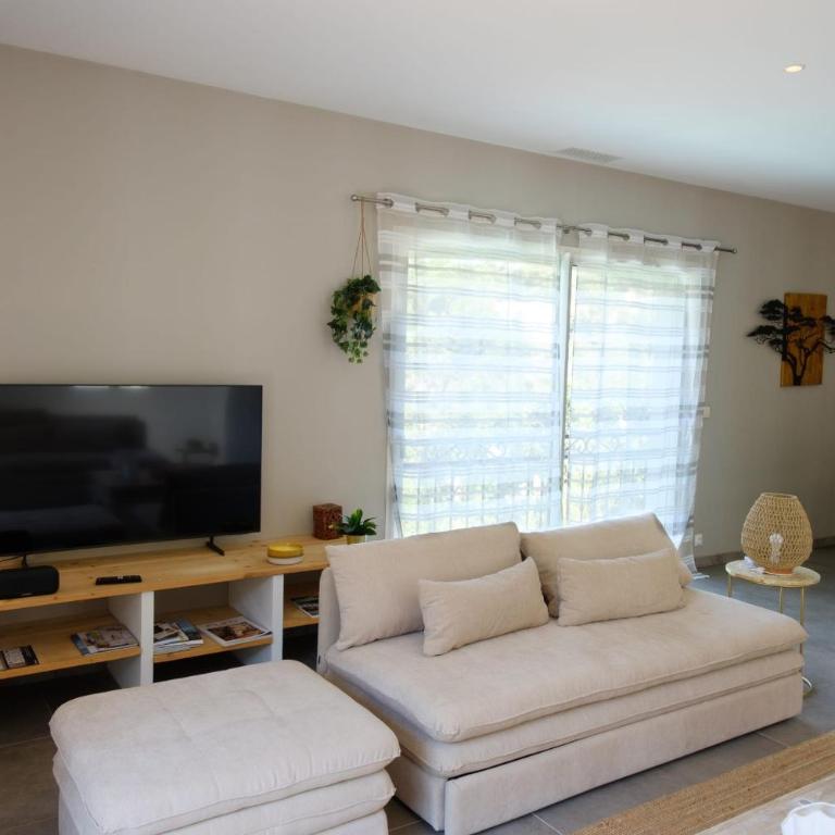 Villa in Les Issambres with swimming pool sleeps 10 - Maison de Vacances - 2
