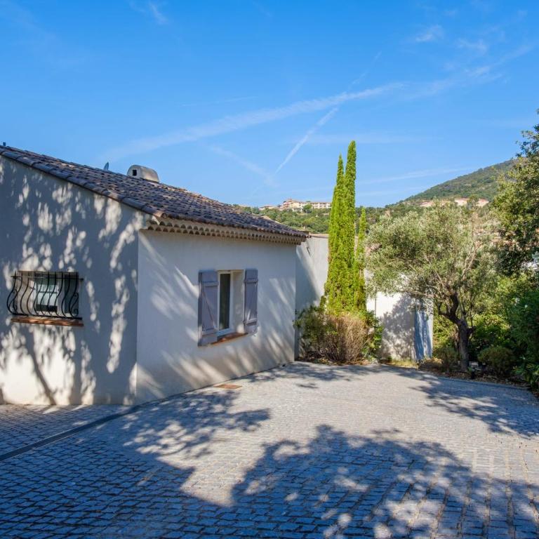 Villa in Les Issambres with swimming pool sleeps 10 - Maison de Vacances - 33