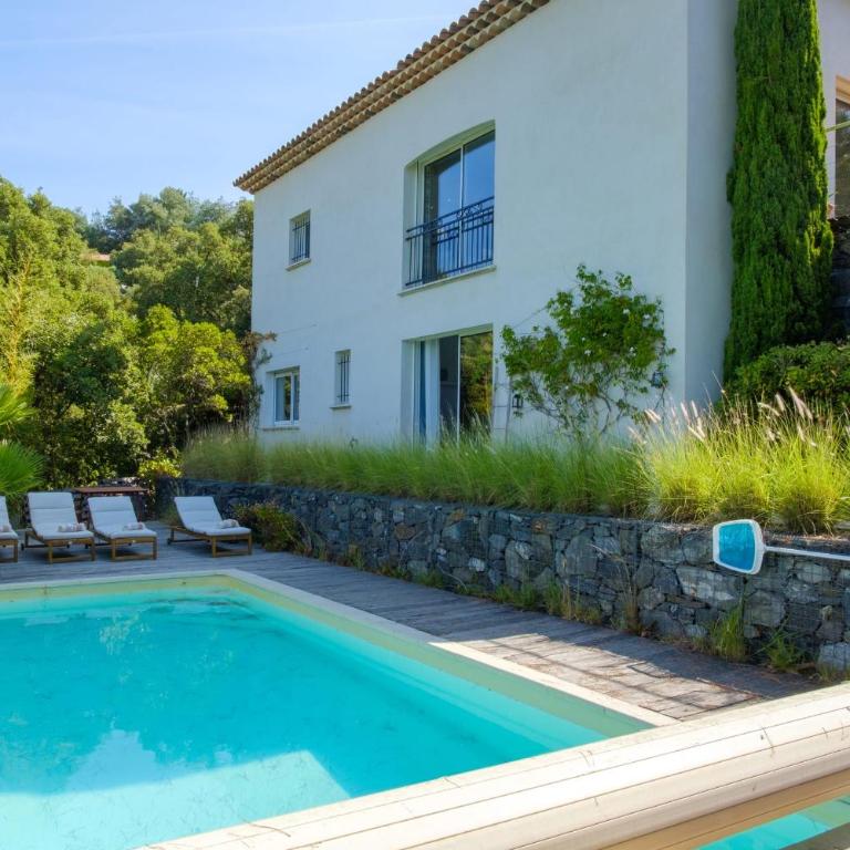 Villa in Les Issambres with swimming pool sleeps 10 - Maison de Vacances - 35