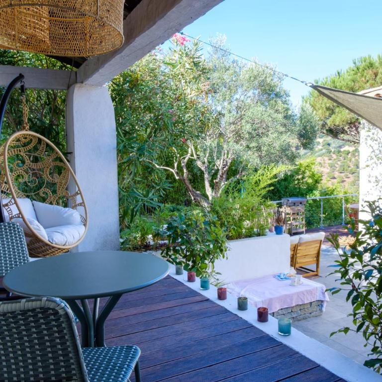 Villa in Les Issambres with swimming pool sleeps 10 - Maison de Vacances - 28