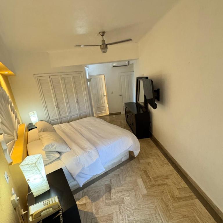 Velas Vallarta Ocean Front Resort - Apartamento con vistas y balcón - 10