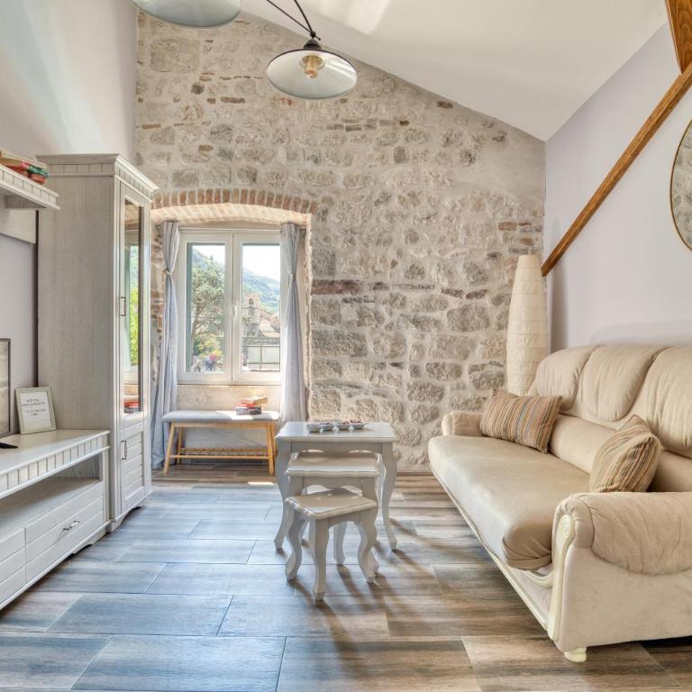 Old Town View - Sunny, Bright & Quiet - One-Bedroom Apartment - 2