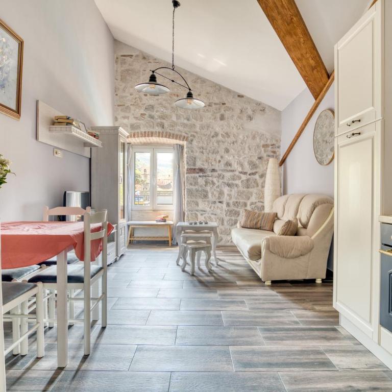 Old Town View - Sunny, Bright & Quiet - One-Bedroom Apartment - 8