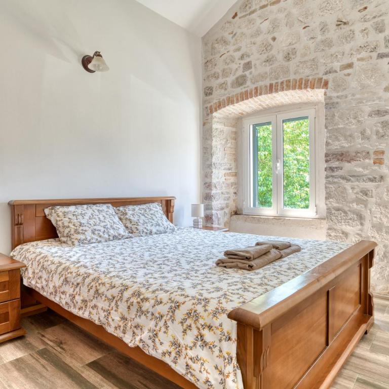 Old Town View - Sunny, Bright & Quiet - One-Bedroom Apartment - 10