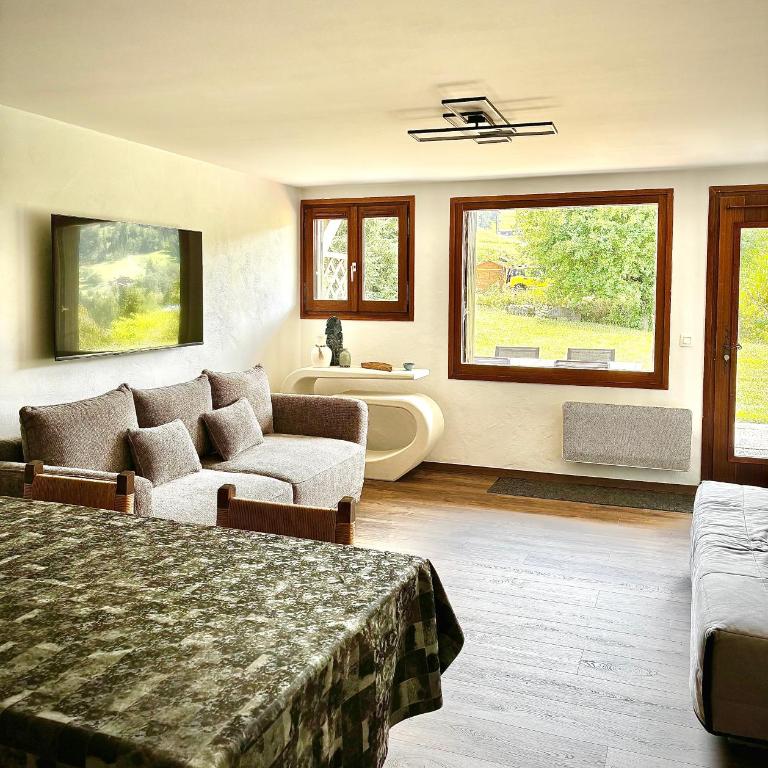 Pieds des pistes & jardin avec vue MontBlanc - terrasse rez de jardin, wifi, parking privé, linge de lit, cuisine équipée - 1 à 4 pers - Appartement 1 Chambre - 5