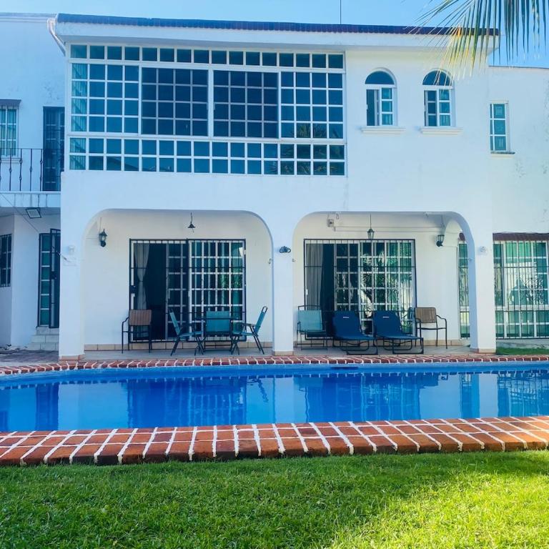 Hermosa Casa Mexicana con Alberca Privada 5 Recámaras Hasta 14 Huéspedes - Casa de 5 dormitorios - 1