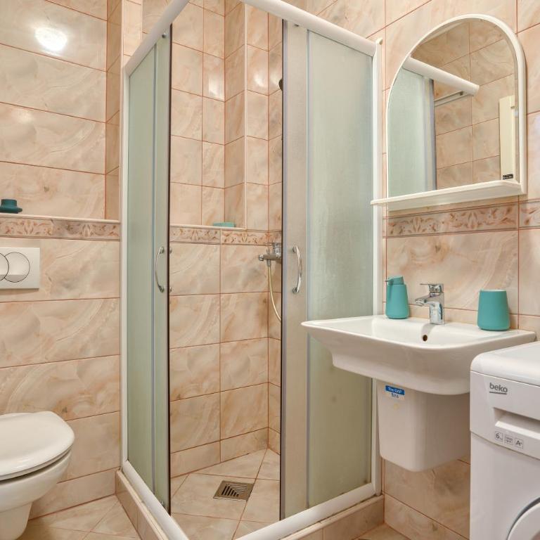 Old Town View - Sunny, Bright & Quiet - One-Bedroom Apartment - 15