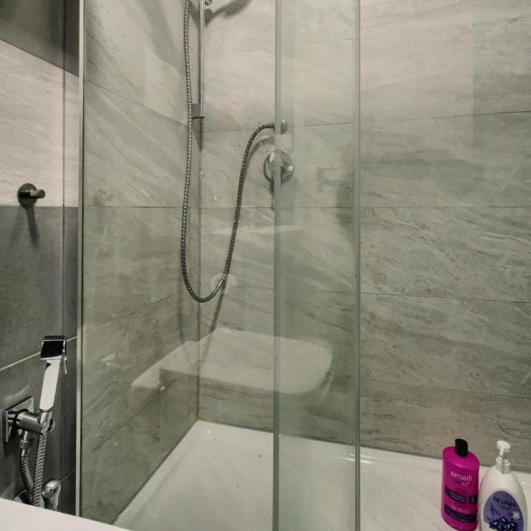 Nexus House - Camera Matrimoniale con Bagno Privato - 8