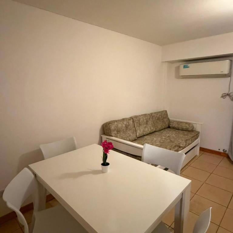 La Jose - One-Bedroom Apartment - 5