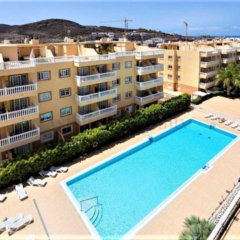 Appartement rénové 2 chambres, grande terrasse S-O, parking privé et piscine chauffée - Apartamento de 2 dormitorios - 20