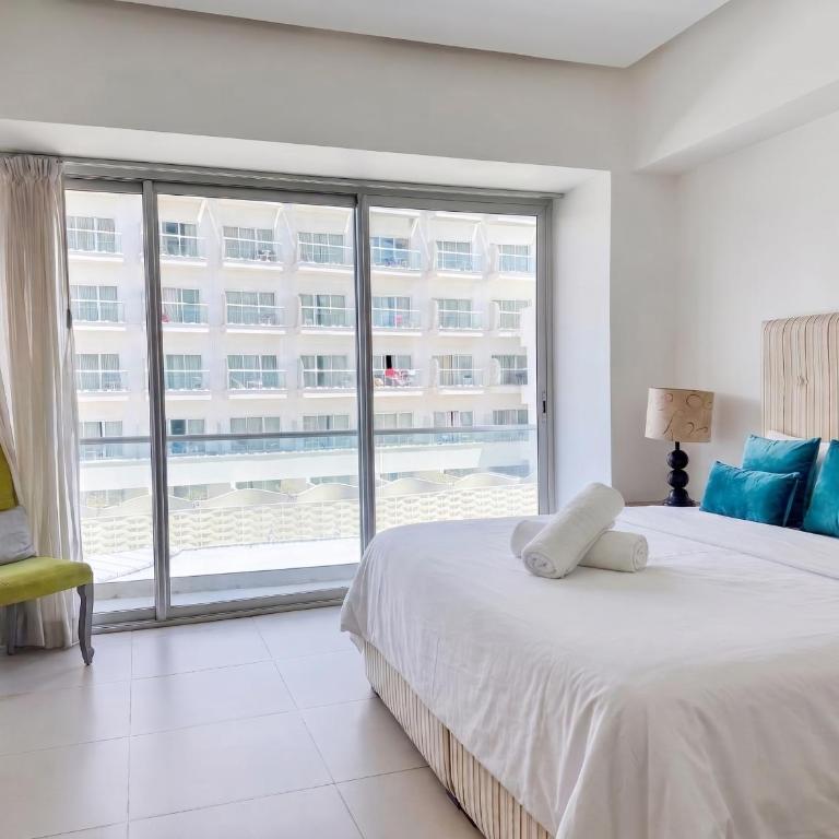 ICON Oceanview Retreat by Monyxbnb - Familienzimmer mit Balkon - 29