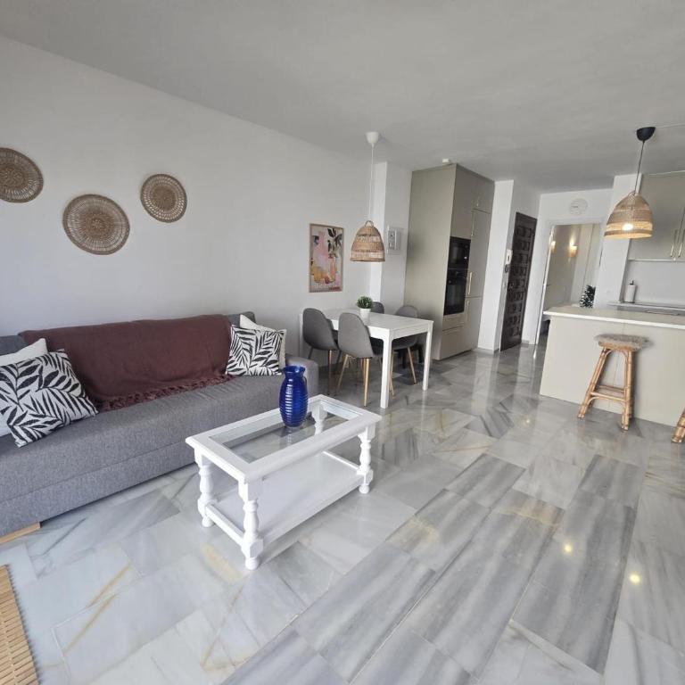 Beautiful Renovated apartment walking distance to beach and ammenties - Apartamento de 2 dormitorios - 2
