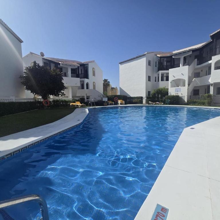 Beautiful Renovated apartment walking distance to beach and ammenties - Apartamento de 2 dormitorios - 4
