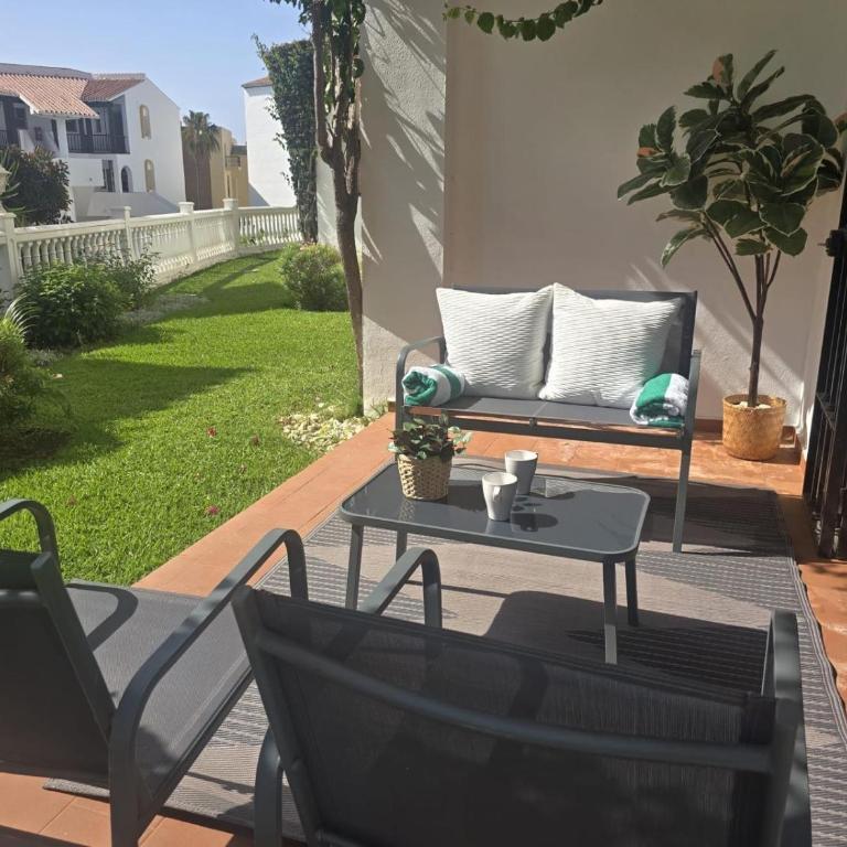 Beautiful Renovated apartment walking distance to beach and ammenties - Apartamento de 2 dormitorios - 7