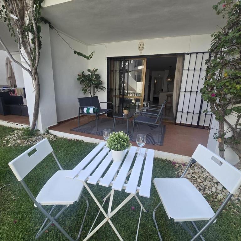 Beautiful Renovated apartment walking distance to beach and ammenties - Apartamento de 2 dormitorios - 8