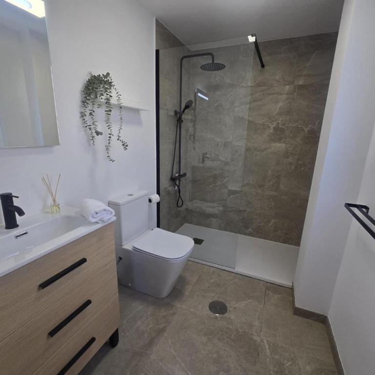 Beautiful Renovated apartment walking distance to beach and ammenties - Apartamento de 2 dormitorios - 9