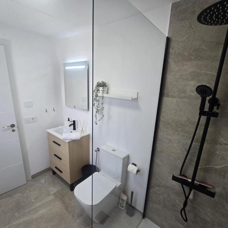Beautiful Renovated apartment walking distance to beach and ammenties - Apartamento de 2 dormitorios - 10