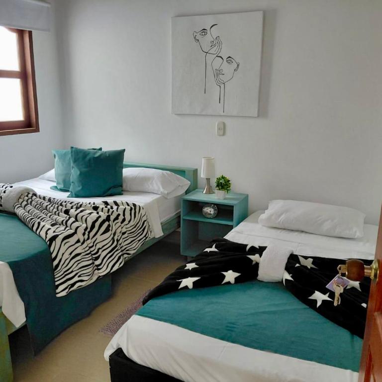 Blomst Casa Hostal - Four-Bedroom Apartment with Balcony - 28