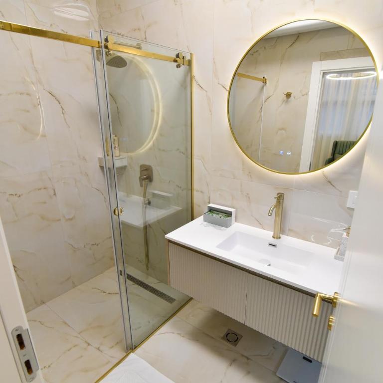 Dream Palace 2 - Chambre Double Deluxe (2 Adultes + 1 Enfant) - 11