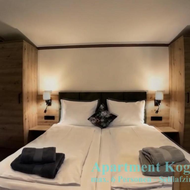 Hackerhof Apartments&Zimmer - Two-Bedroom Deluxe Apartment with Balcony - 1