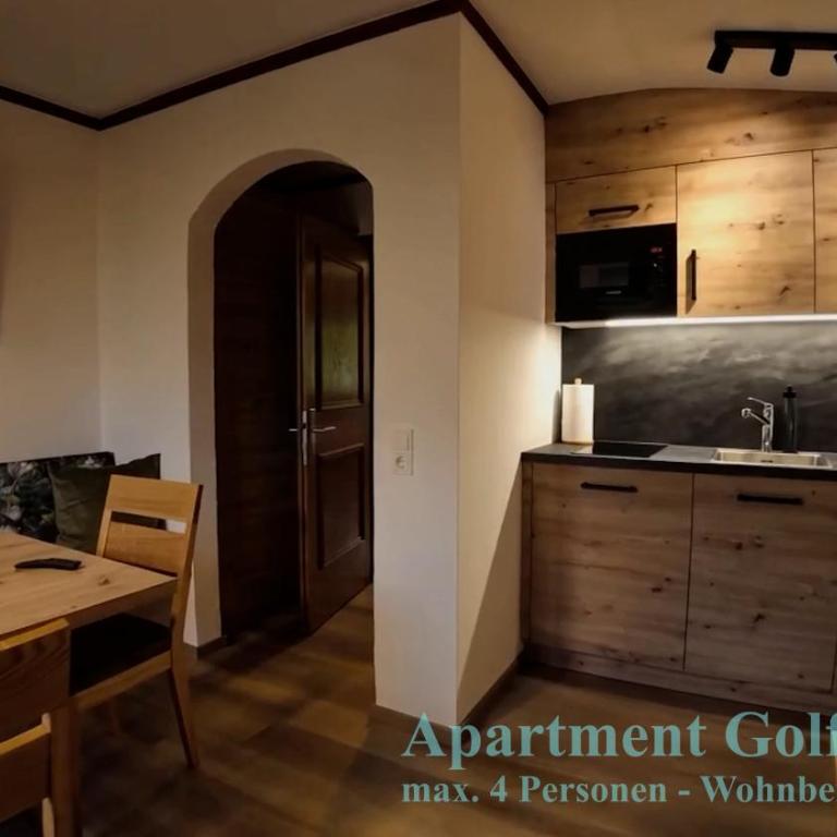 Hackerhof Apartments&Zimmer - Two-Bedroom Deluxe Apartment with Balcony - 2