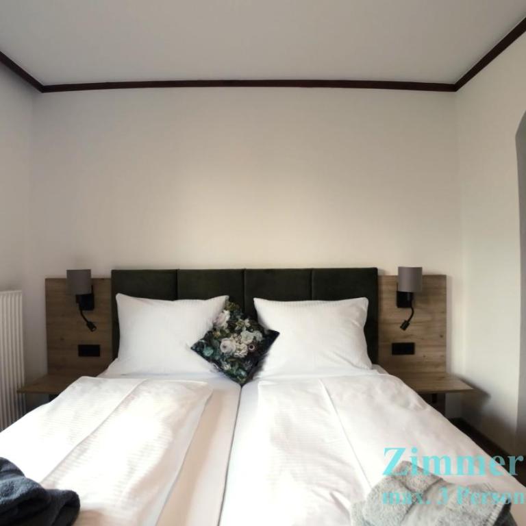 Hackerhof Apartments&Zimmer - Double Room with Balcony - 3
