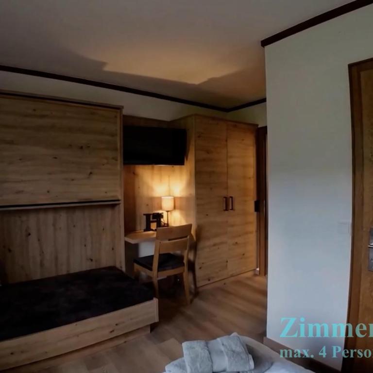 Hackerhof Apartments&Zimmer - Classic Quadruple Room - 2