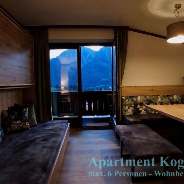 Hackerhof Apartments&Zimmer - Two-Bedroom Deluxe Apartment with Balcony - 6