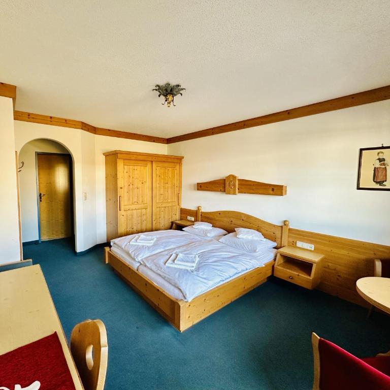 Residenz am Park - Standard Zimmer mit Kingsize-Bett - 4