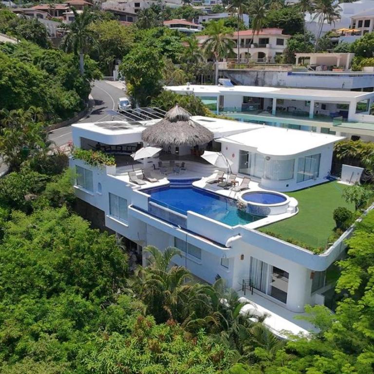 7BR Villa with Private Pool & Spectacular Views - Villa - 63