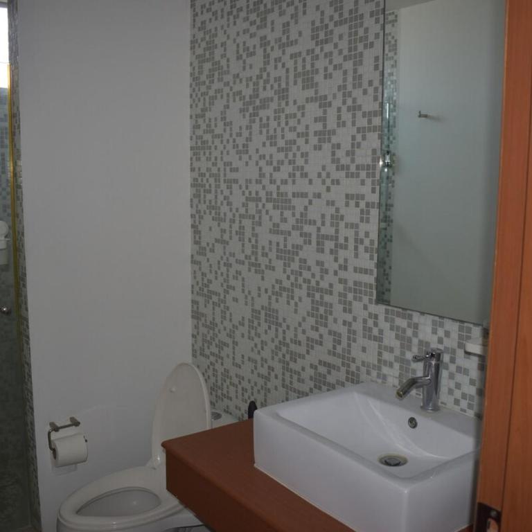 Departamento Comodo y Panoramico en Colonia Americana - Three-Bedroom Apartment - 15