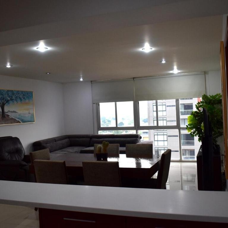 Departamento Comodo y Panoramico en Colonia Americana - Three-Bedroom Apartment - 2