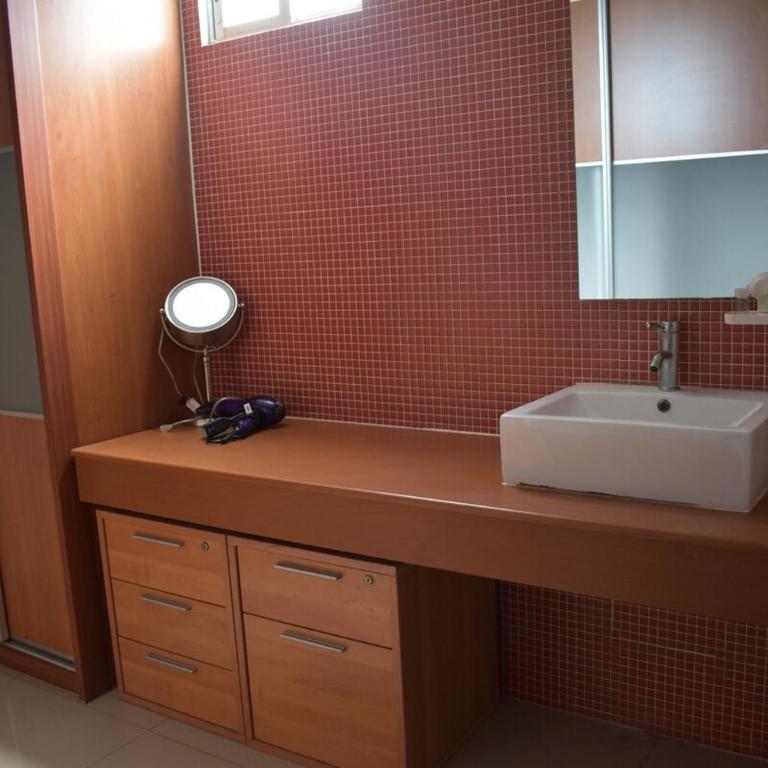 Departamento Comodo y Panoramico en Colonia Americana - Three-Bedroom Apartment - 9