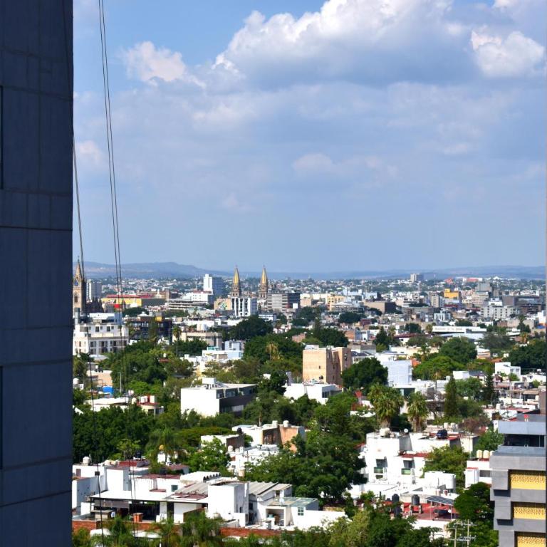 Departamento Comodo y Panoramico en Colonia Americana - Three-Bedroom Apartment - 18