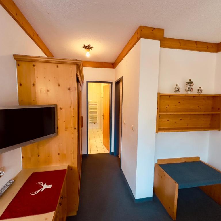 Residenz am Park - Familienzimmer mit Balkon - 8