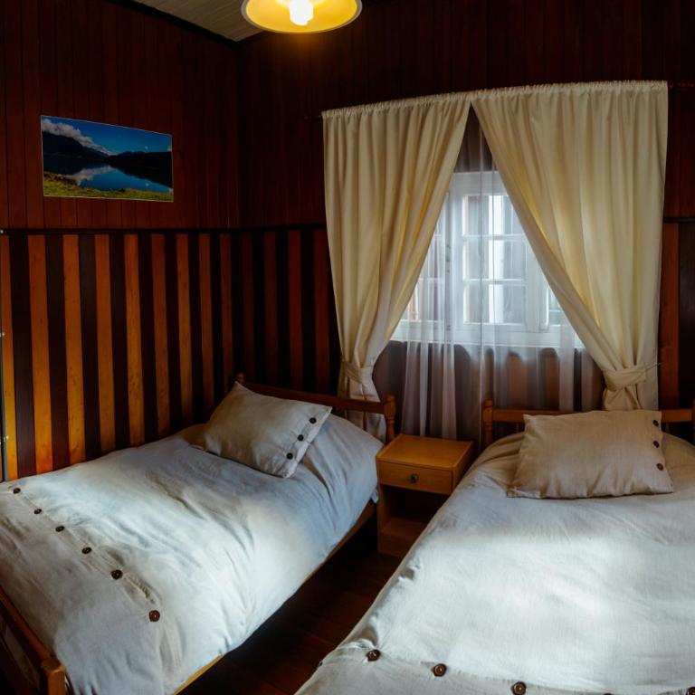 Casona Peumayen - Habitación Doble con baño privado - 2 camas - 2