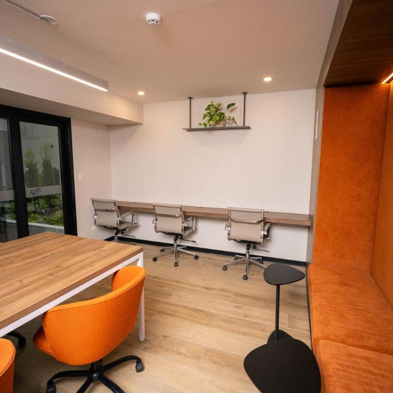Sleek Modern 1BR w,Balcon WIFI POOL & GYM - One-Bedroom Apartment - 15