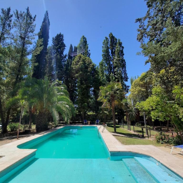 Hermosas unidades, abundante naturaleza y gran piscina - Villa Superior - 9