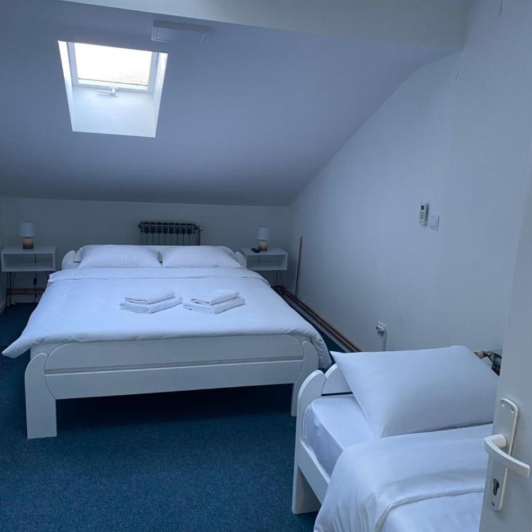 Berise Hostel - Triple Room - 28