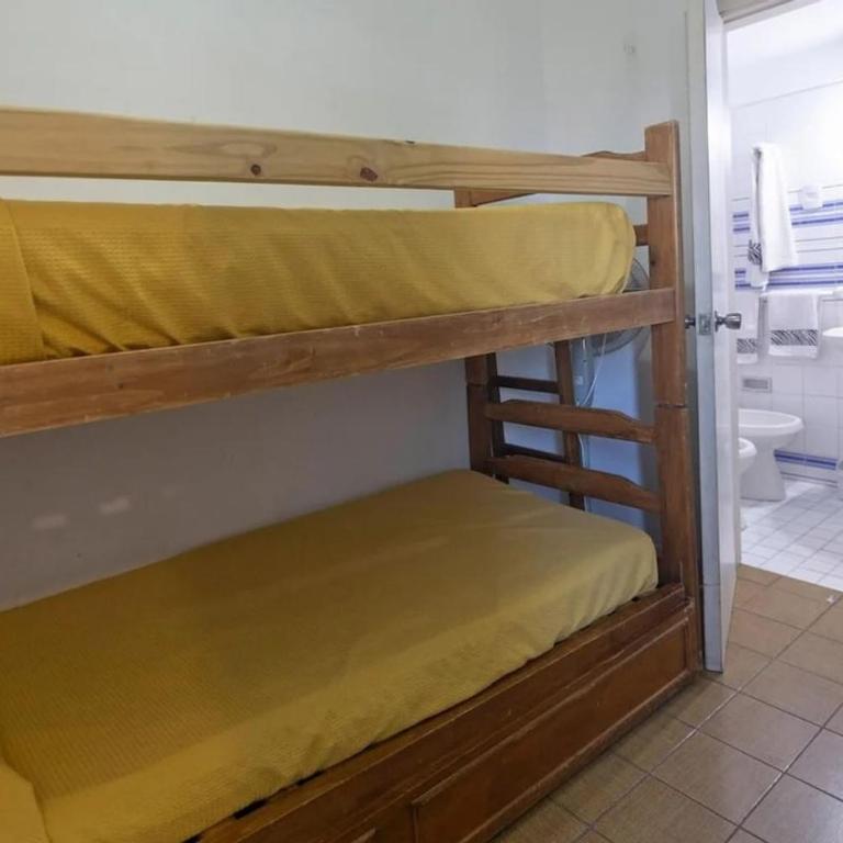 A pasos de Playa El Emir, 4 dormitorios, 4 baños, garage, iluminado, amplio y céntrico - Apartamento de 1 dormitorio - 21