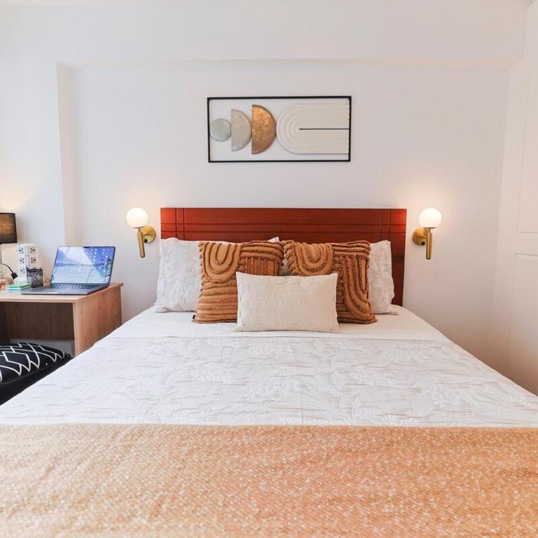 3BR Miraflores King Bed Free Parking Wifi - Three-Bedroom Apartment with Balcony - 26