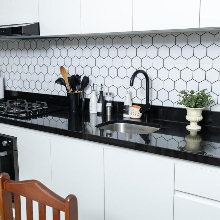 3BR Miraflores King Bed Free Parking Wifi - Three-Bedroom Apartment with Balcony - 47