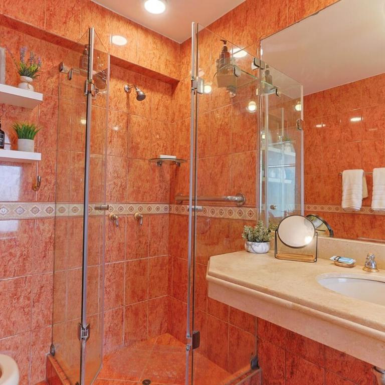 3BR Miraflores King Bed Free Parking Wifi - Three-Bedroom Apartment with Balcony - 67