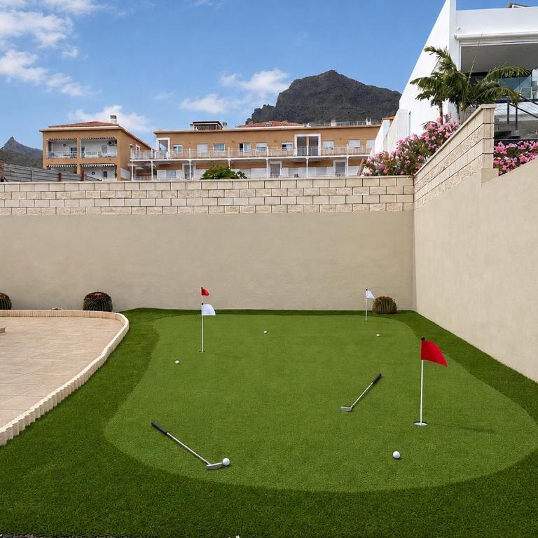Villa Sol Costa Adeje Heated Pool Putting Green Sleeps 8 - Casa de 4 dormitorios - 2